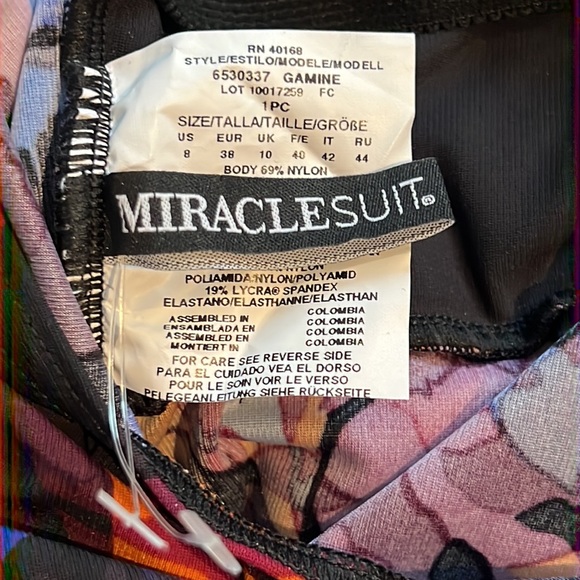 NWOT Miraclesuit Solstice Garmine One Piece - Picture 15 of 16